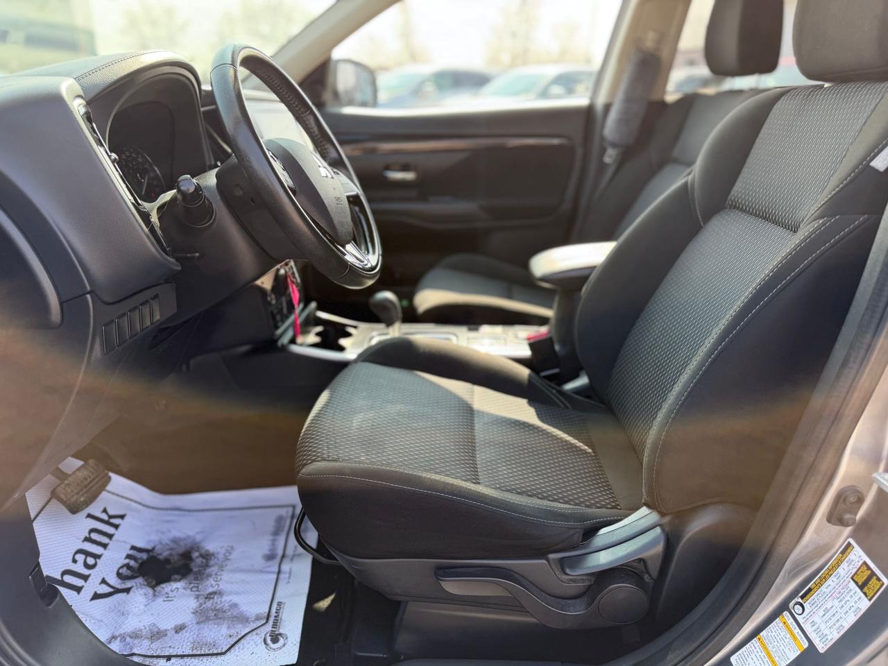 2019 Mitsubishi Outlander ES Photo