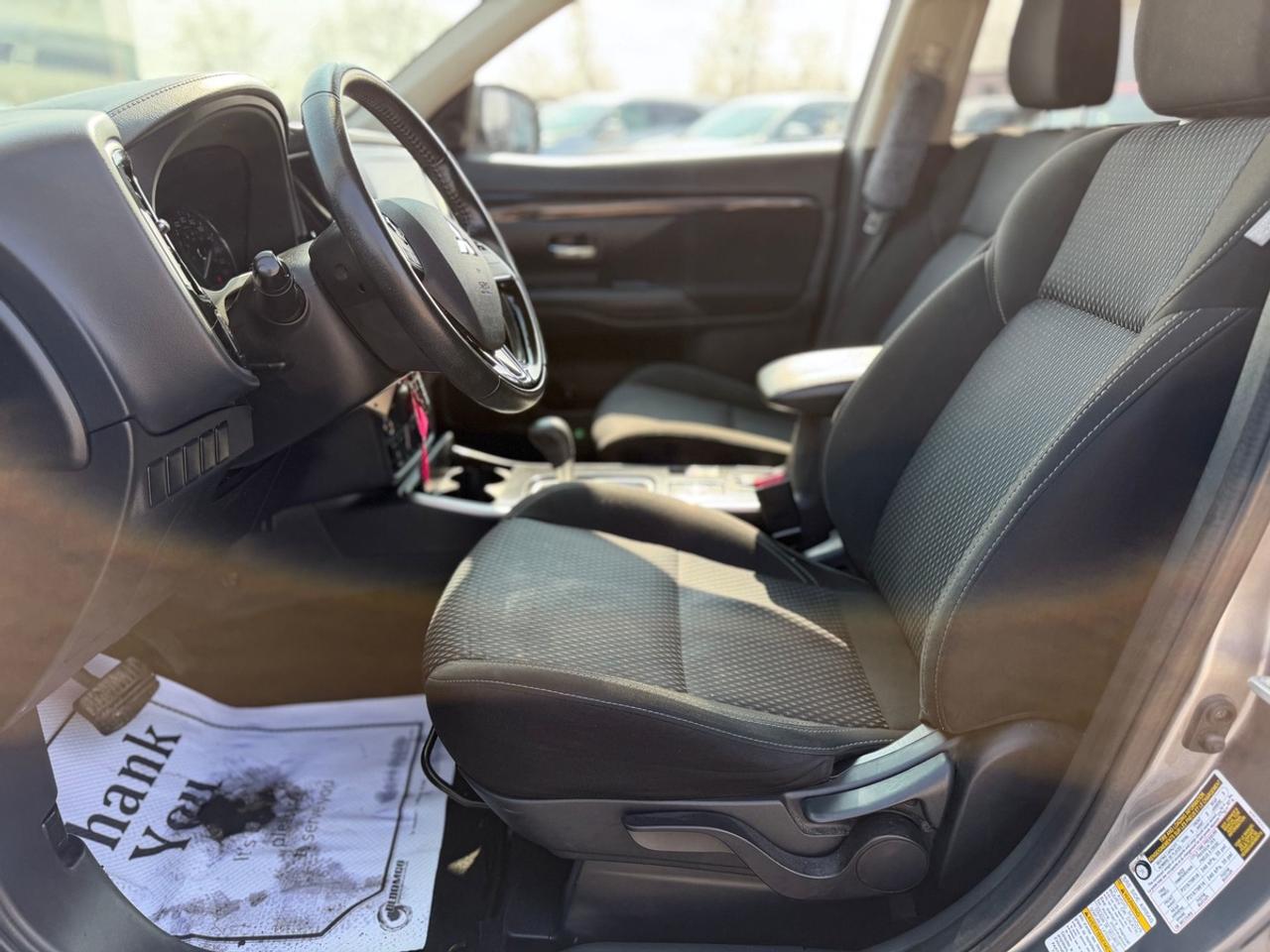 2019 Mitsubishi Outlander ES Photo