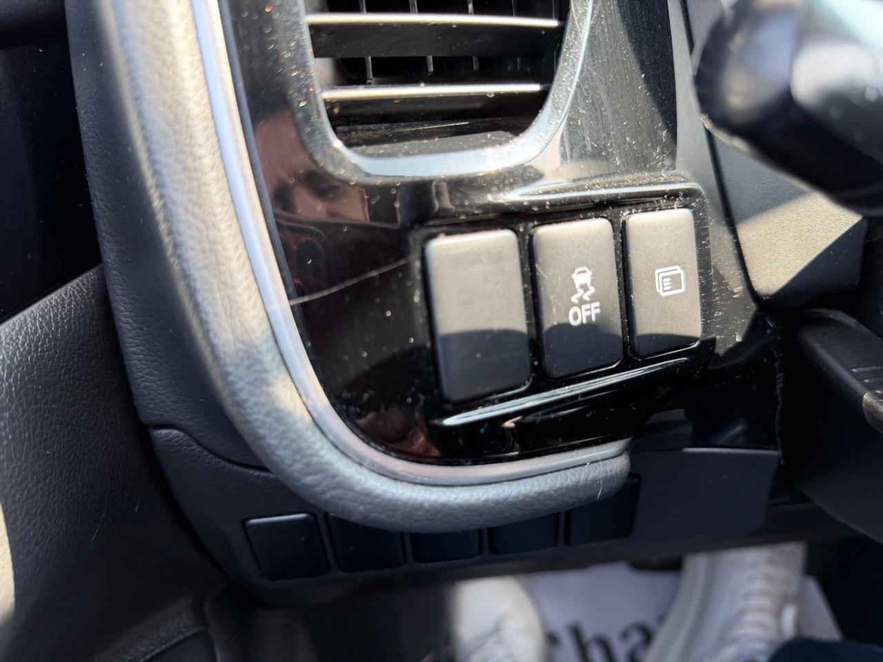 2019 Mitsubishi Outlander ES Photo