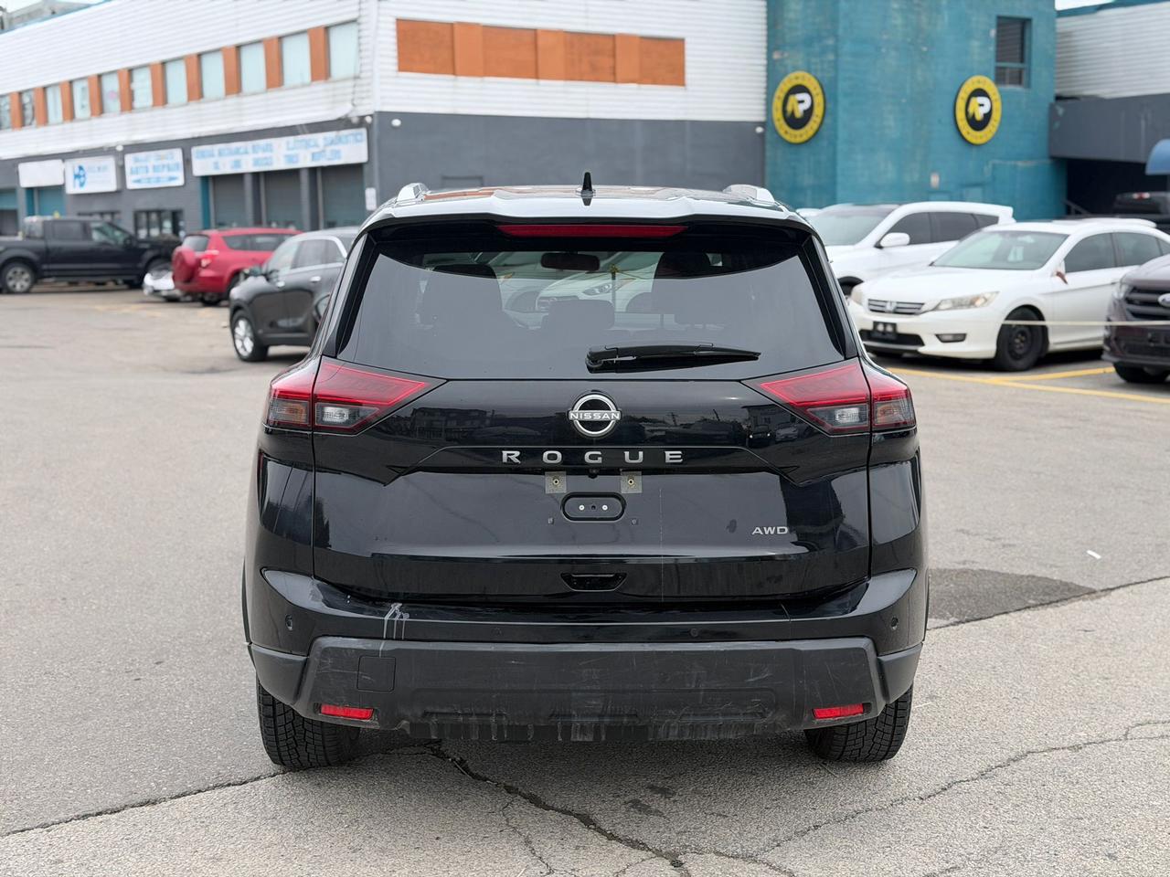 2025 Nissan Rogue SV Photo