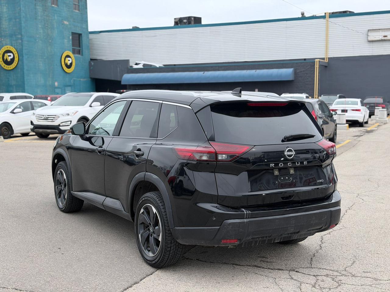 2025 Nissan Rogue SV Photo