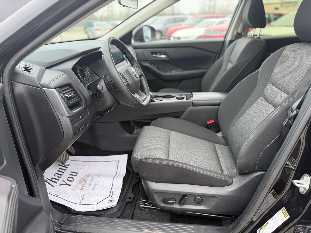 2025 Nissan Rogue SV Photo