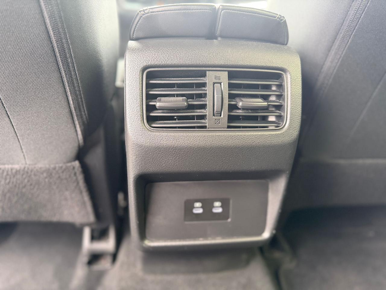 2025 Nissan Rogue SV Photo