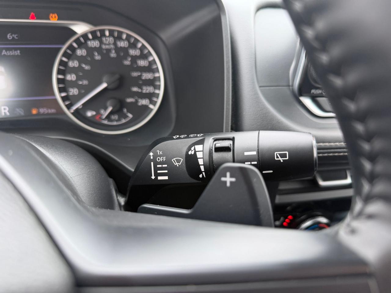 2025 Nissan Rogue SV Photo