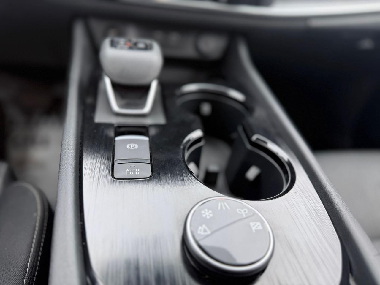 2025 Nissan Rogue SV Photo