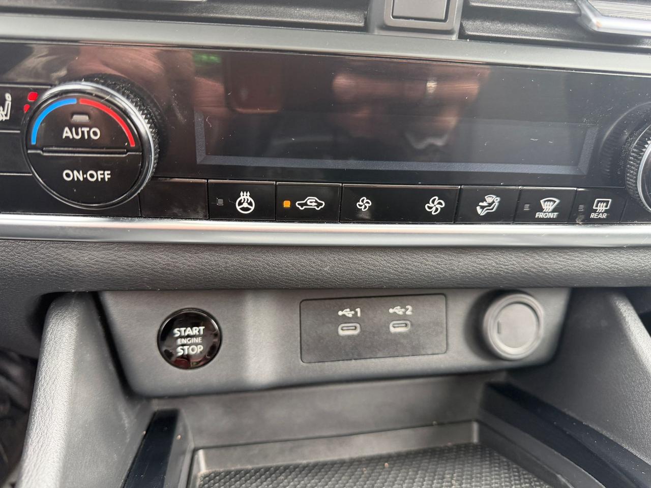 2025 Nissan Rogue SV Photo