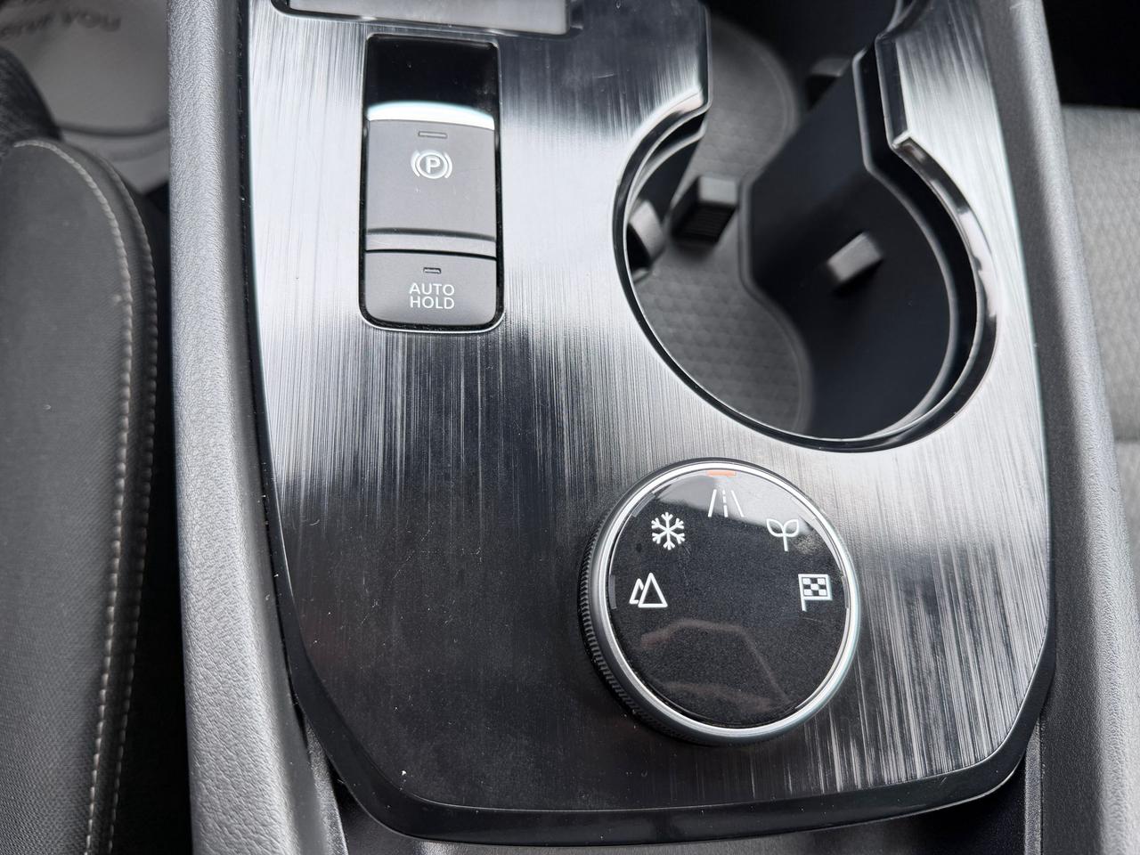 2025 Nissan Rogue SV Photo