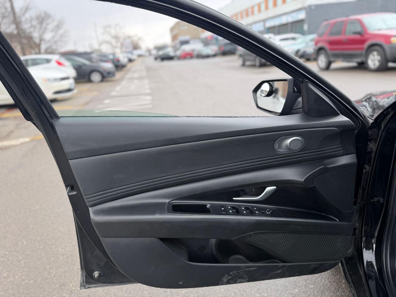 2024 Hyundai Elantra SEL Photo