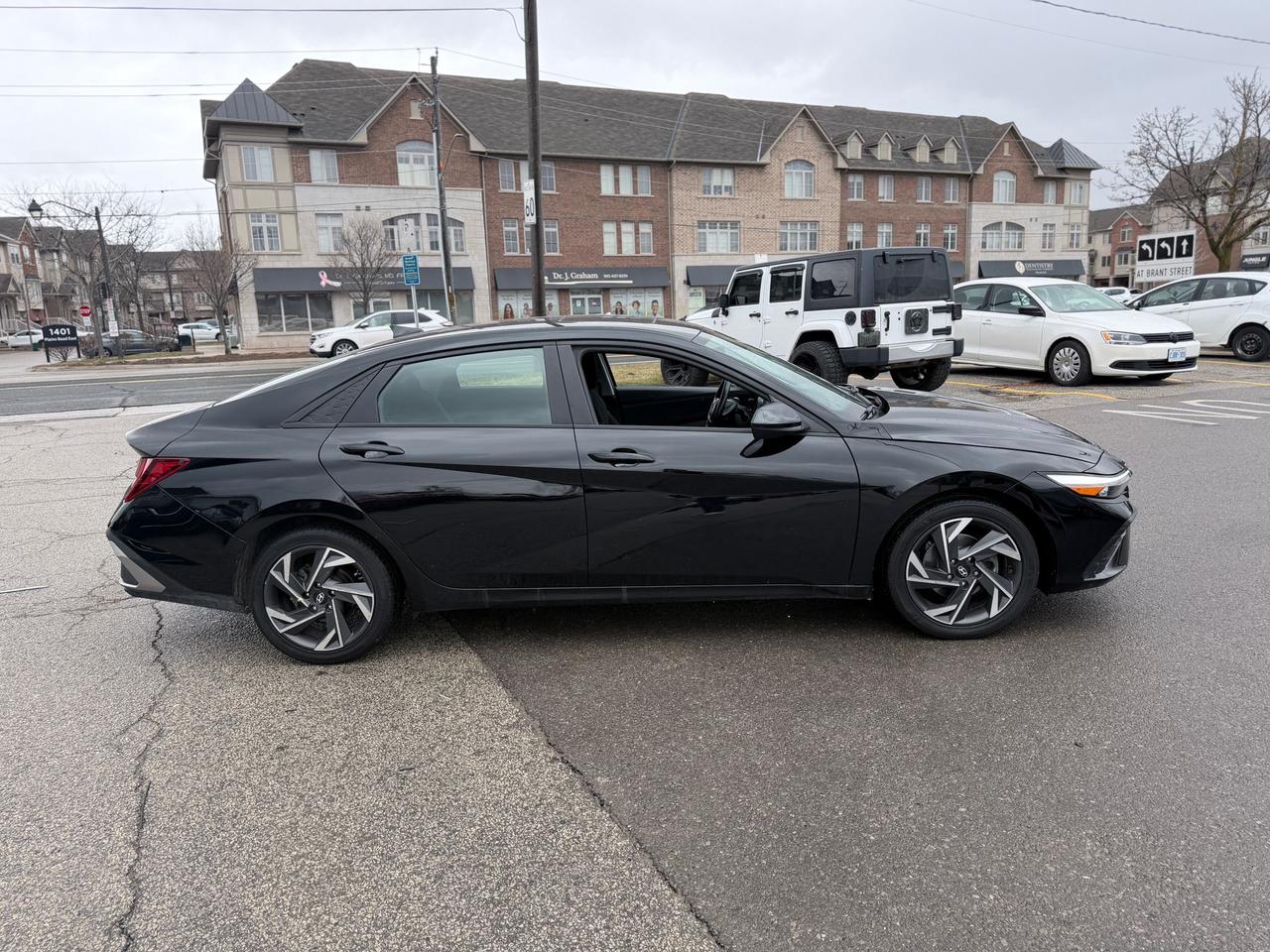 2024 Hyundai Elantra SEL Photo