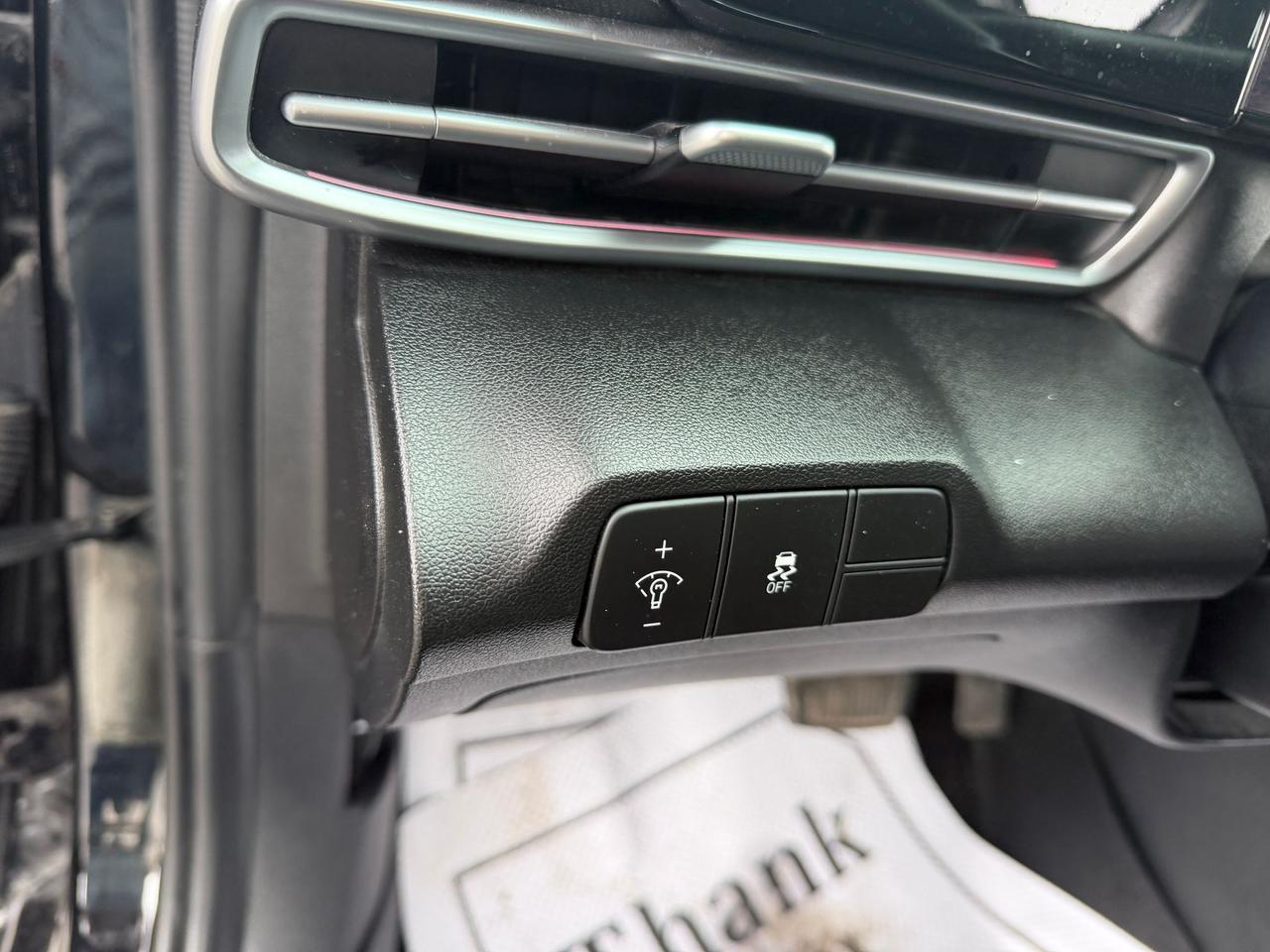 2024 Hyundai Elantra SEL Photo