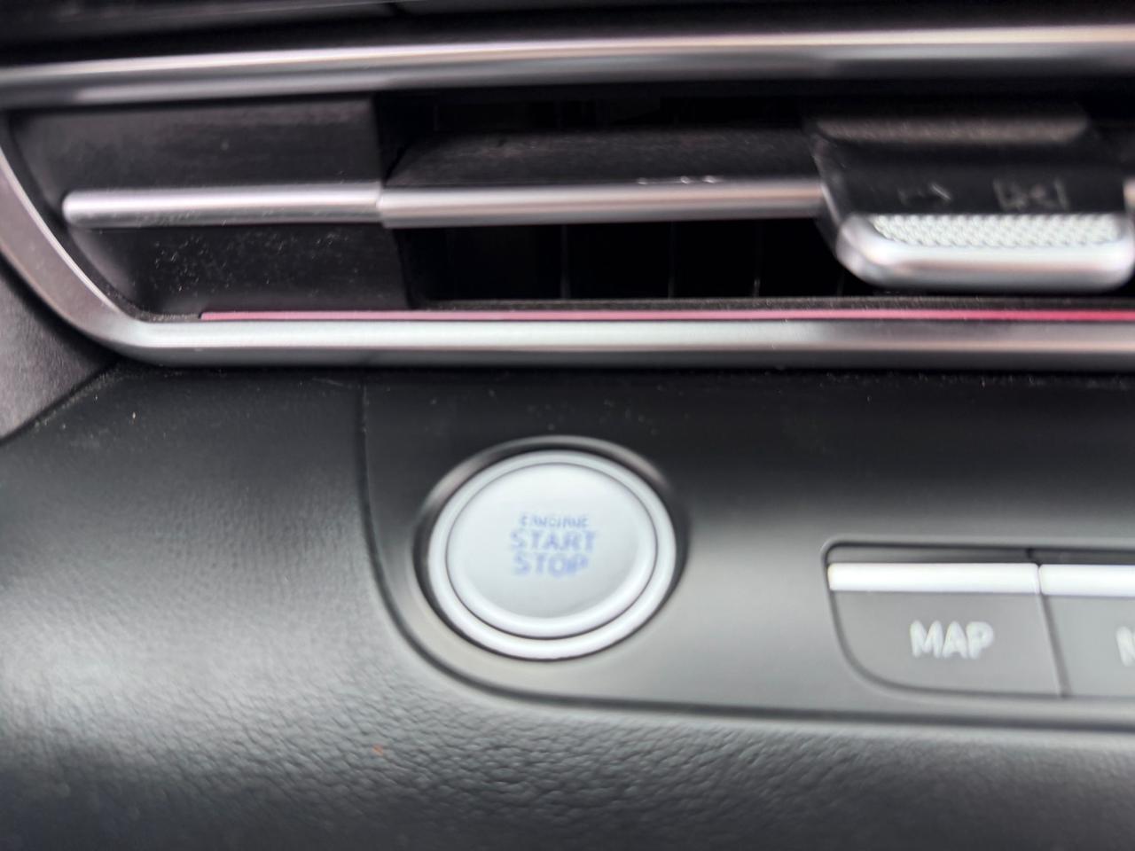 2024 Hyundai Elantra SEL Photo