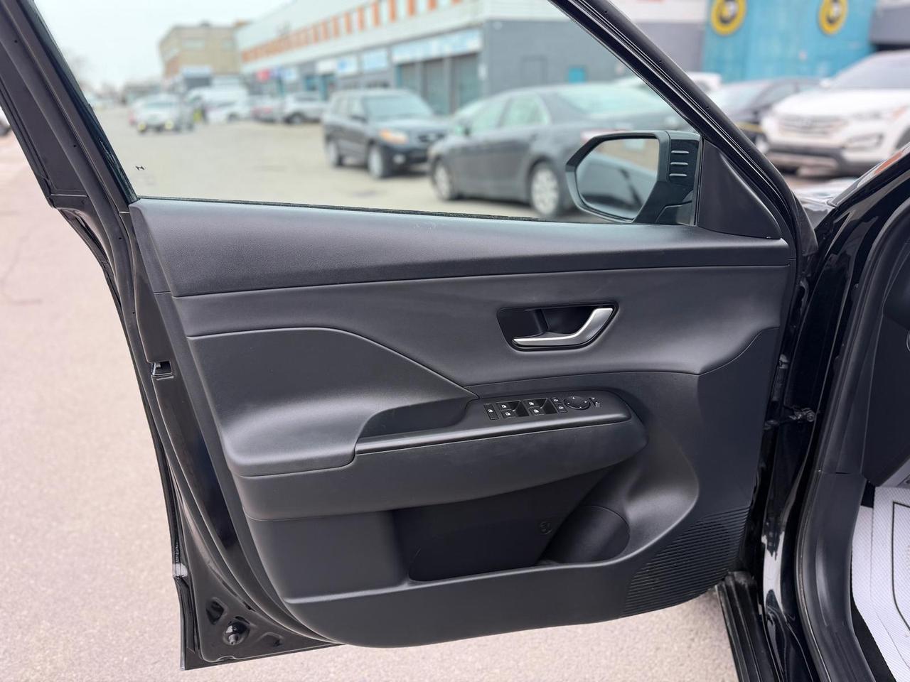 2025 Hyundai KONA SEL Photo