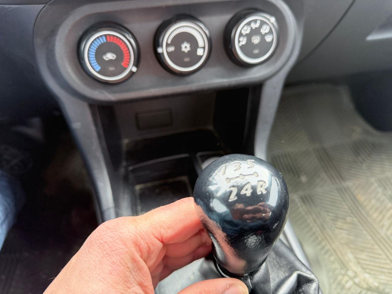 2012 Mitsubishi Lancer ES Photo