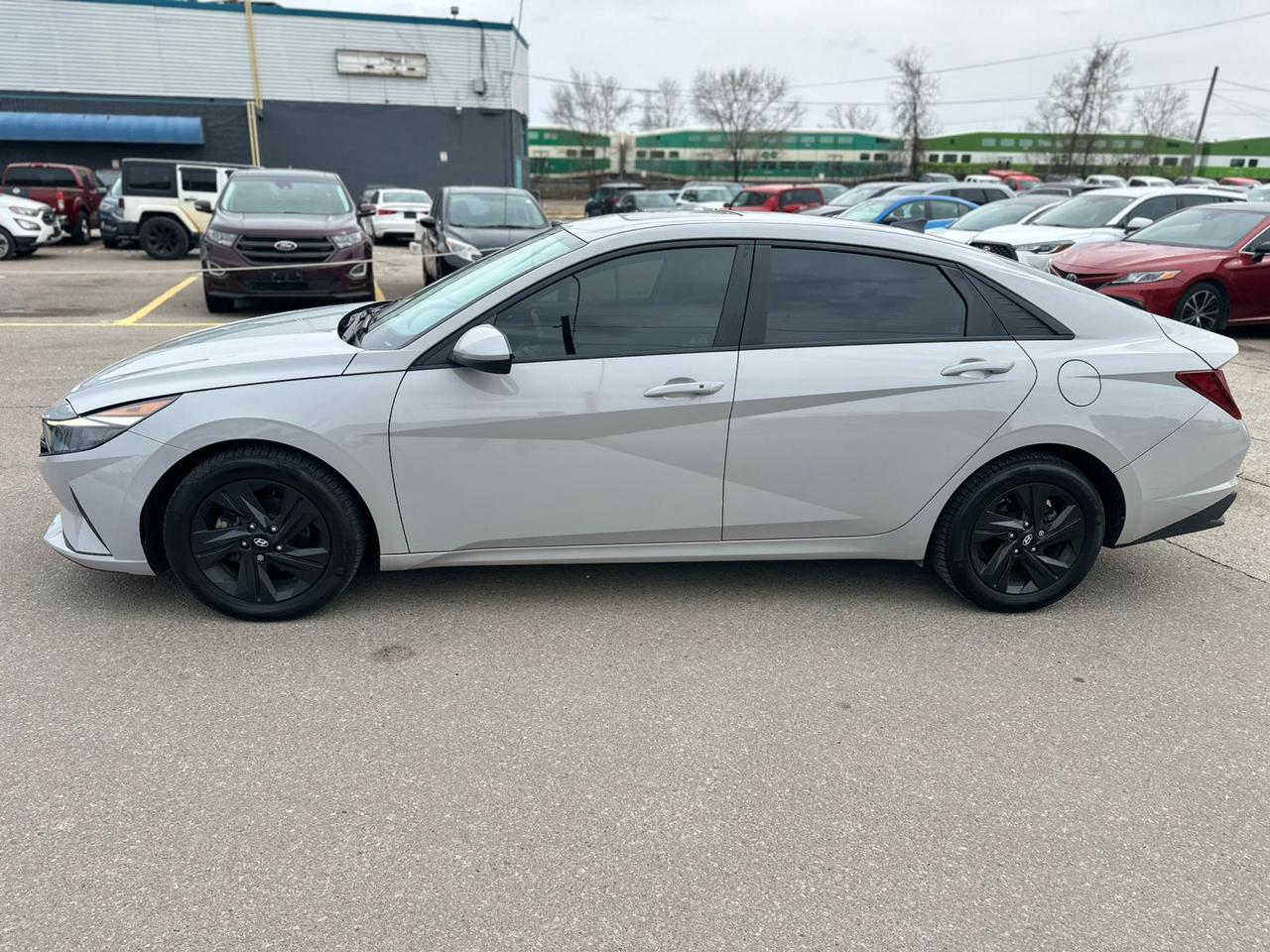 2022 Hyundai Elantra SEL Photo