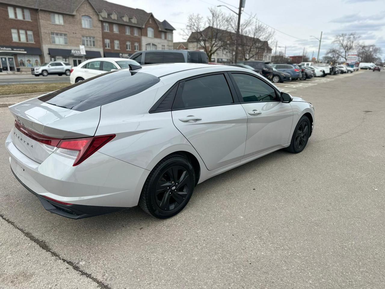 2022 Hyundai Elantra SEL Photo2