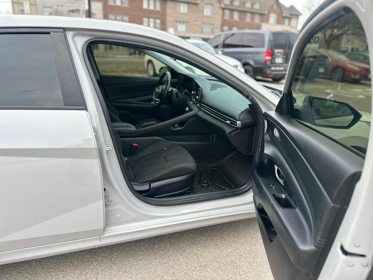 2022 Hyundai Elantra SEL Photo