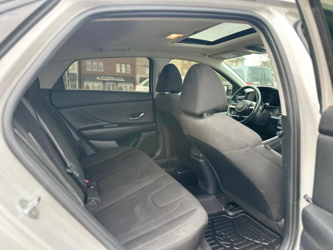 2022 Hyundai Elantra SEL Photo