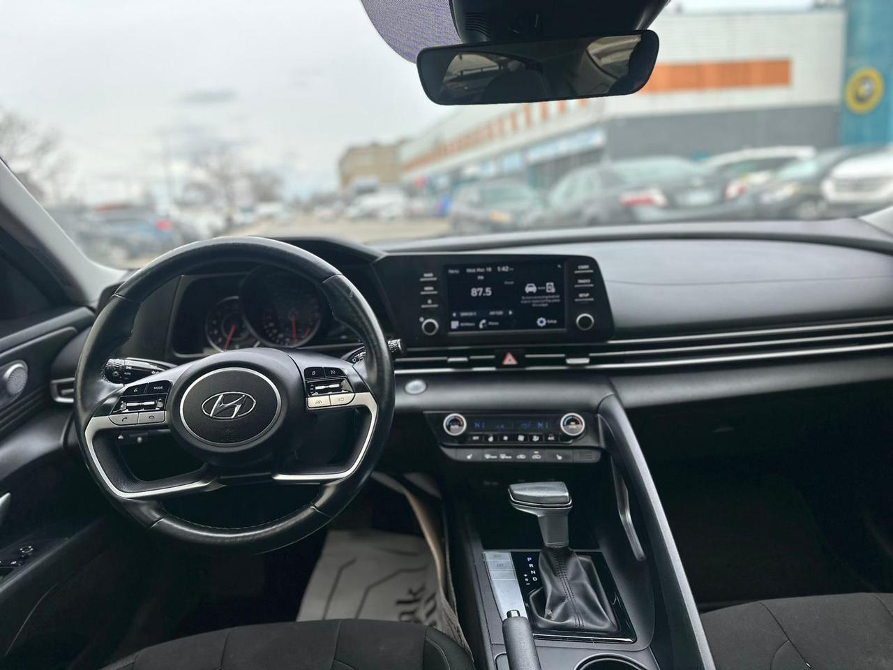 2022 Hyundai Elantra SEL Photo