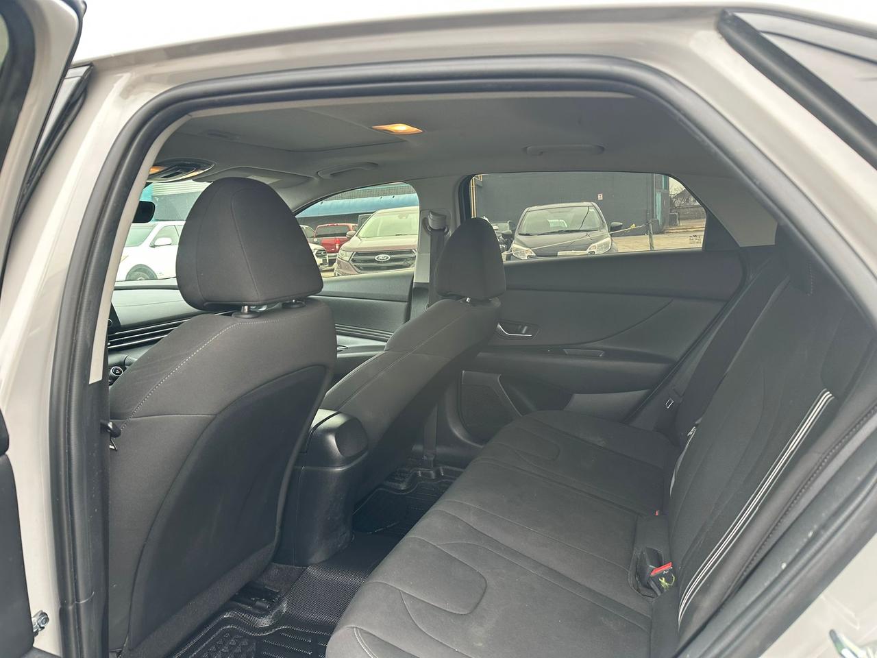 2022 Hyundai Elantra SEL Photo