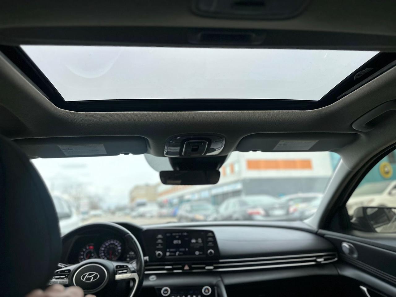 2022 Hyundai Elantra SEL Photo