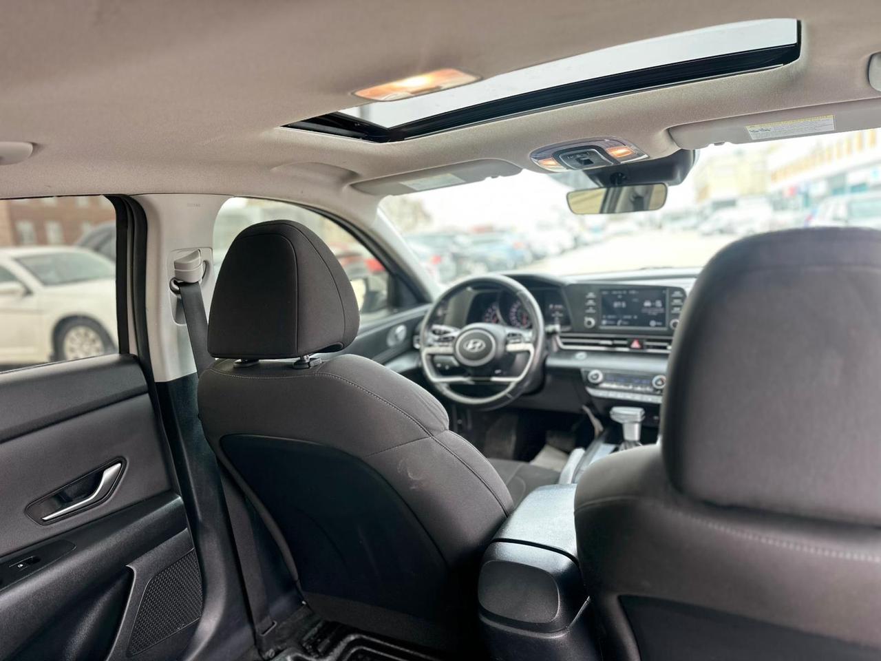 2022 Hyundai Elantra SEL Photo