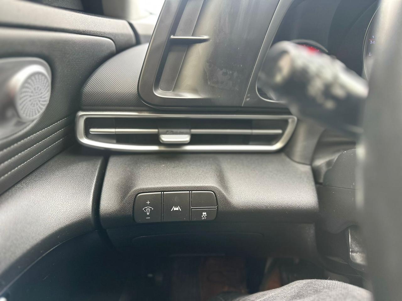 2022 Hyundai Elantra SEL Photo