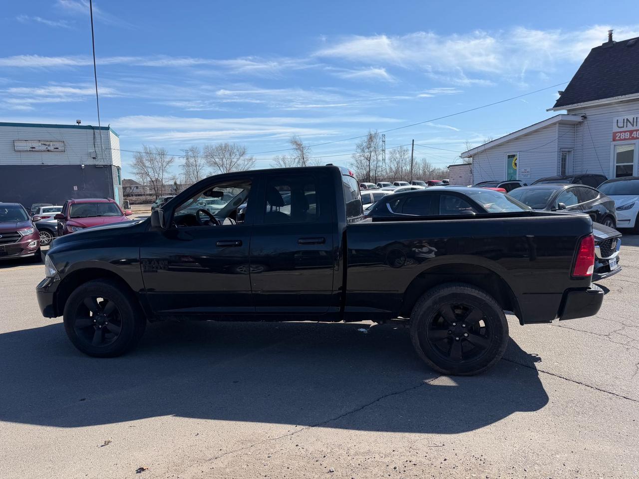 2021 RAM 1500 Classic WARLOCK Photo2