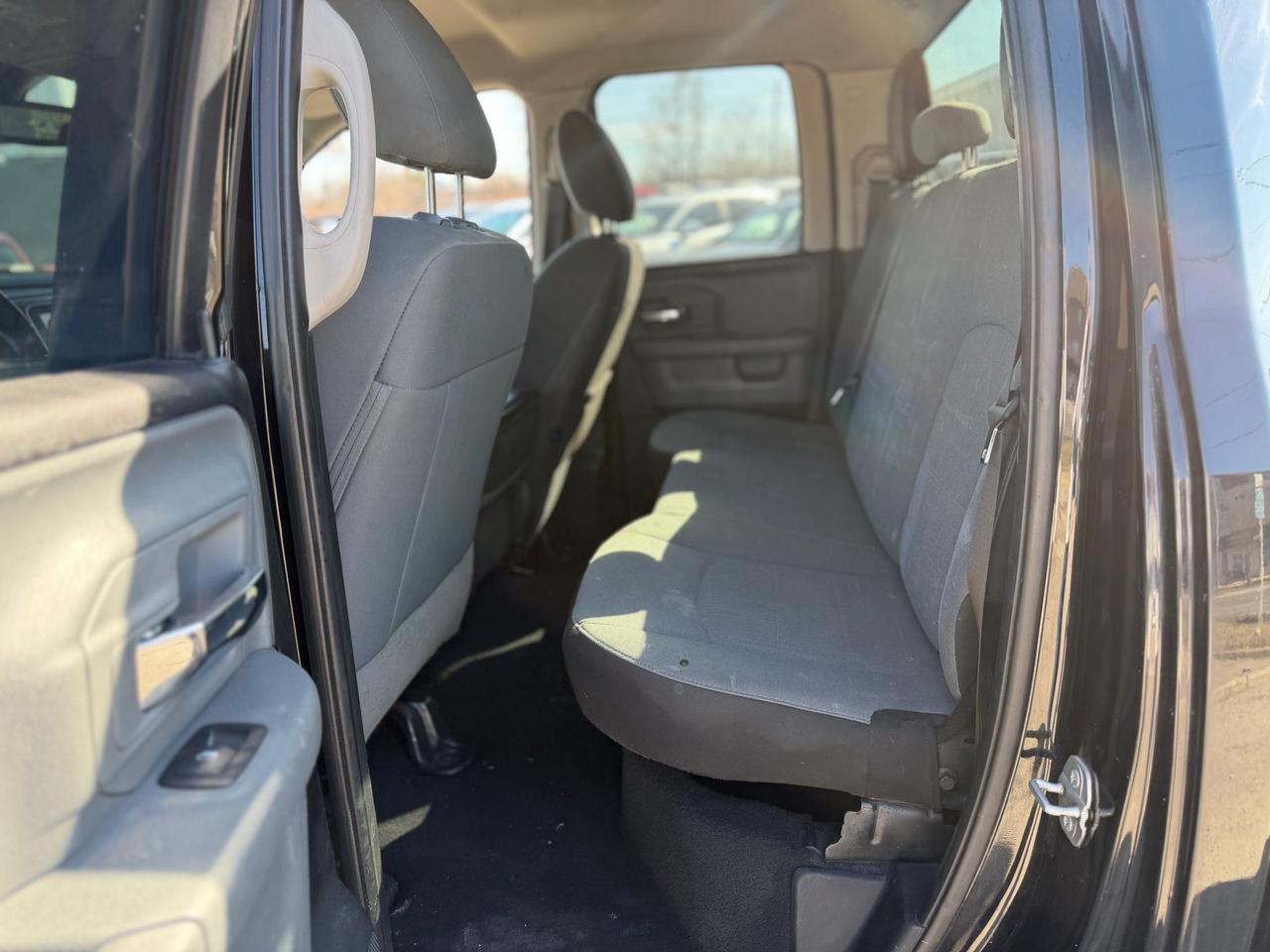 2021 RAM 1500 Classic WARLOCK Photo