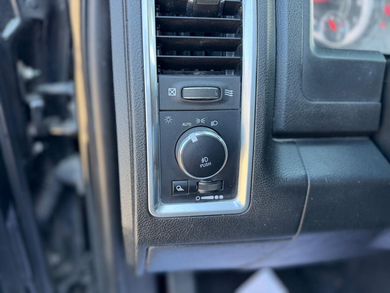 2021 RAM 1500 Classic WARLOCK Photo
