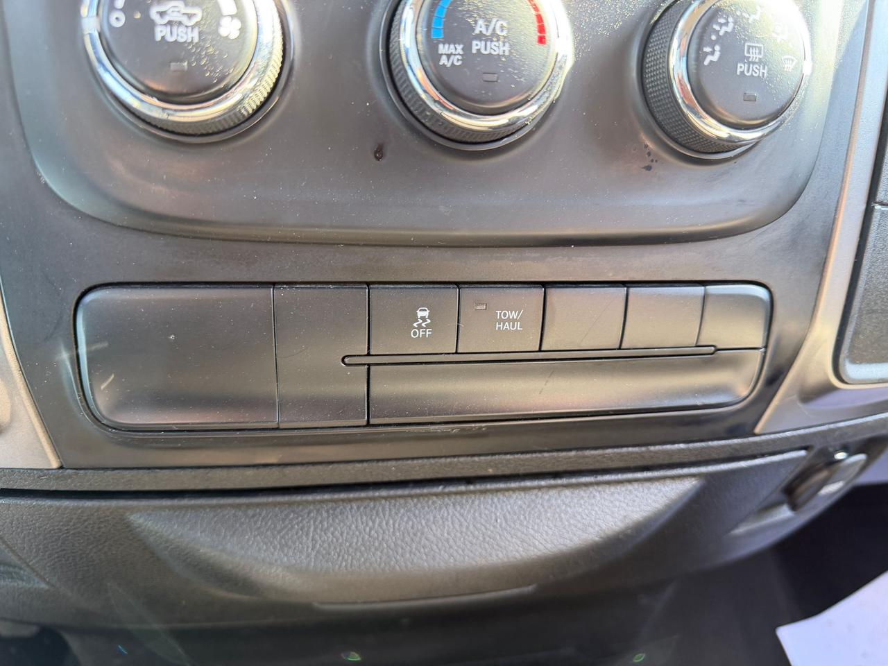 2021 RAM 1500 Classic WARLOCK Photo