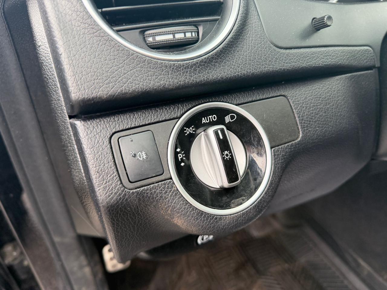 2012 Mercedes-Benz C-Class C250 Sport Photo