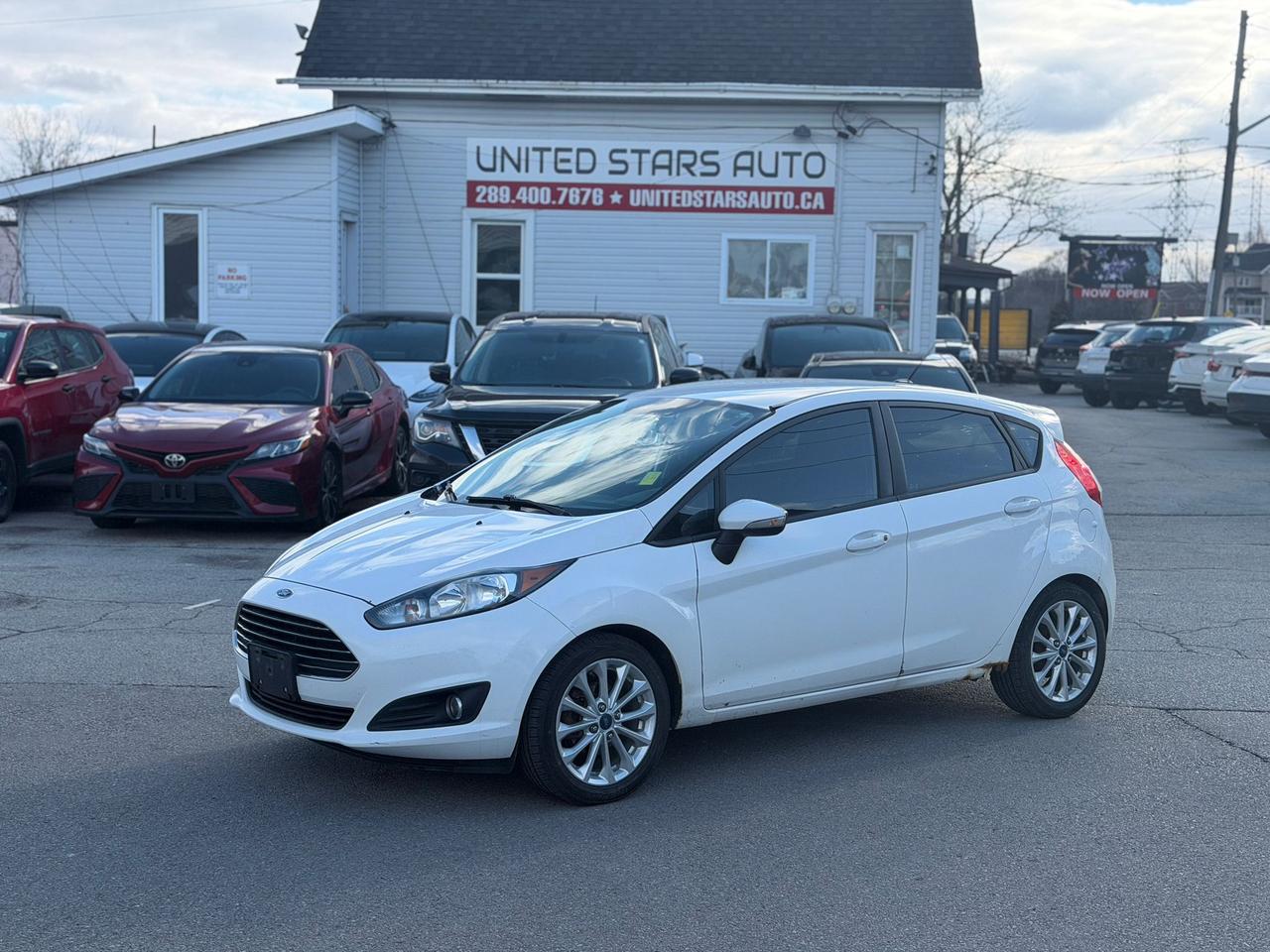 2014 Ford Fiesta SE Photo0