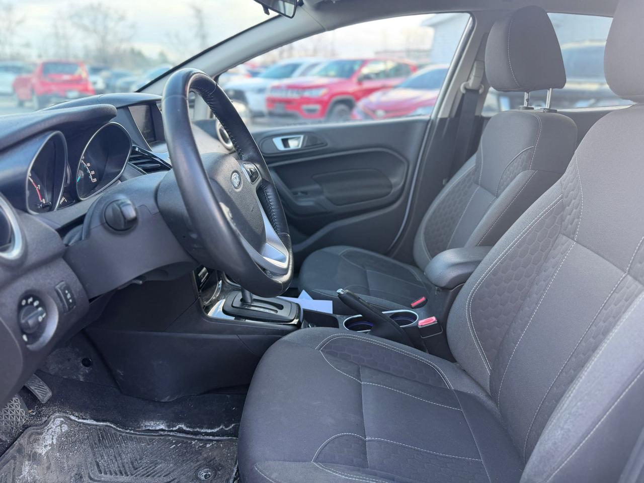 2014 Ford Fiesta SE Photo