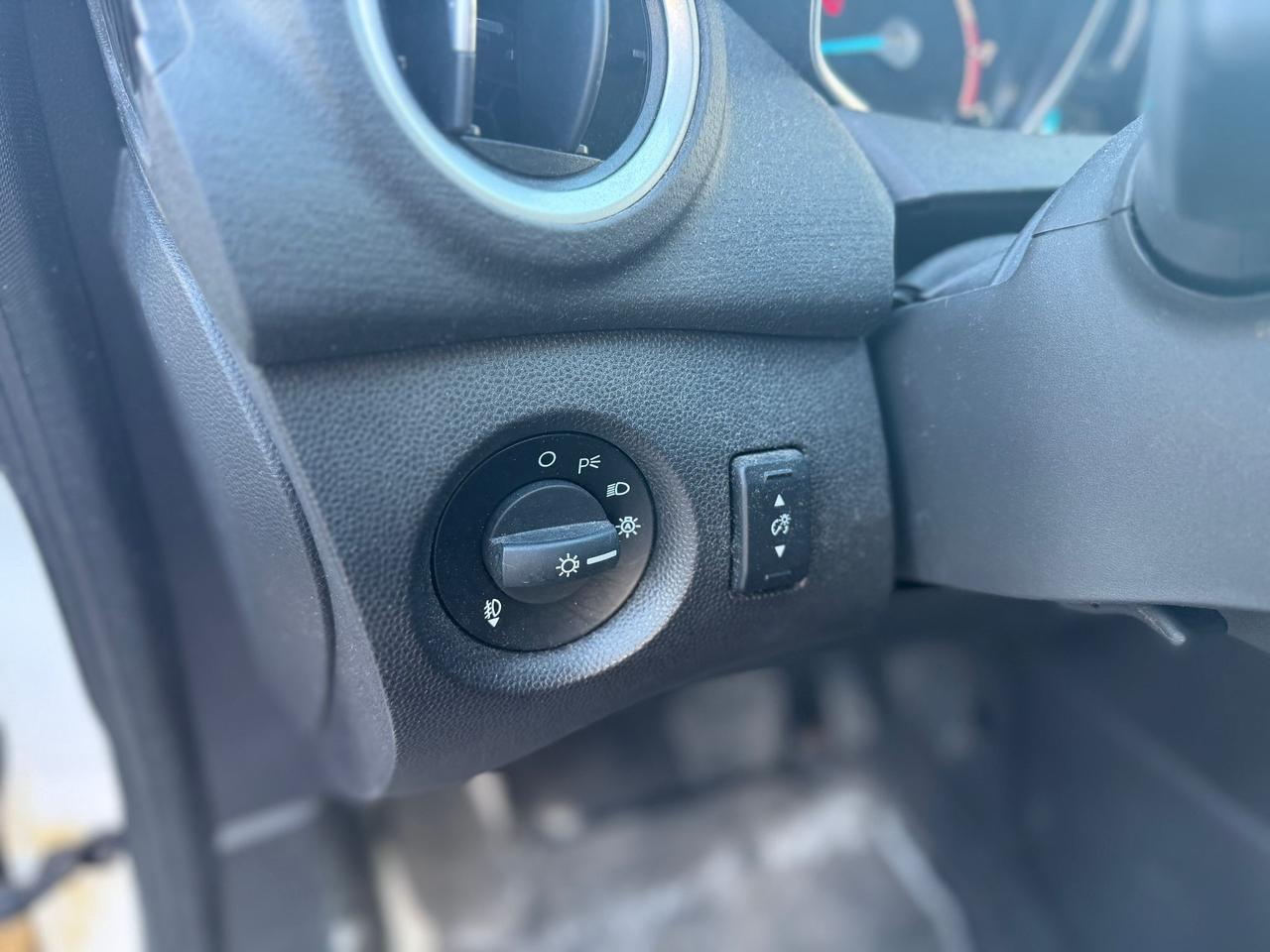 2014 Ford Fiesta SE Photo