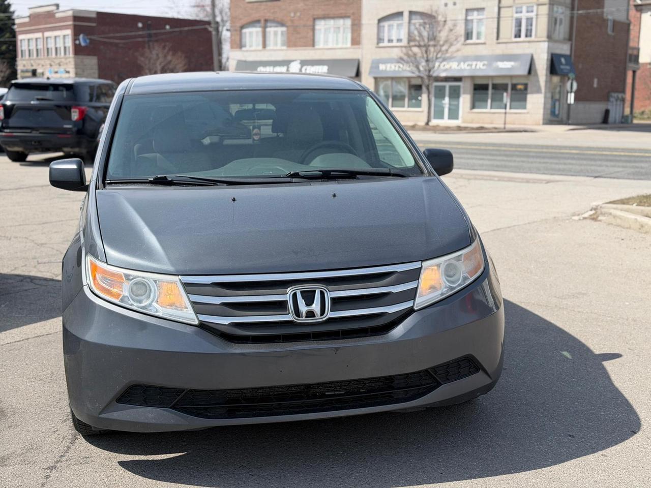 2011 Honda Odyssey LX Photo