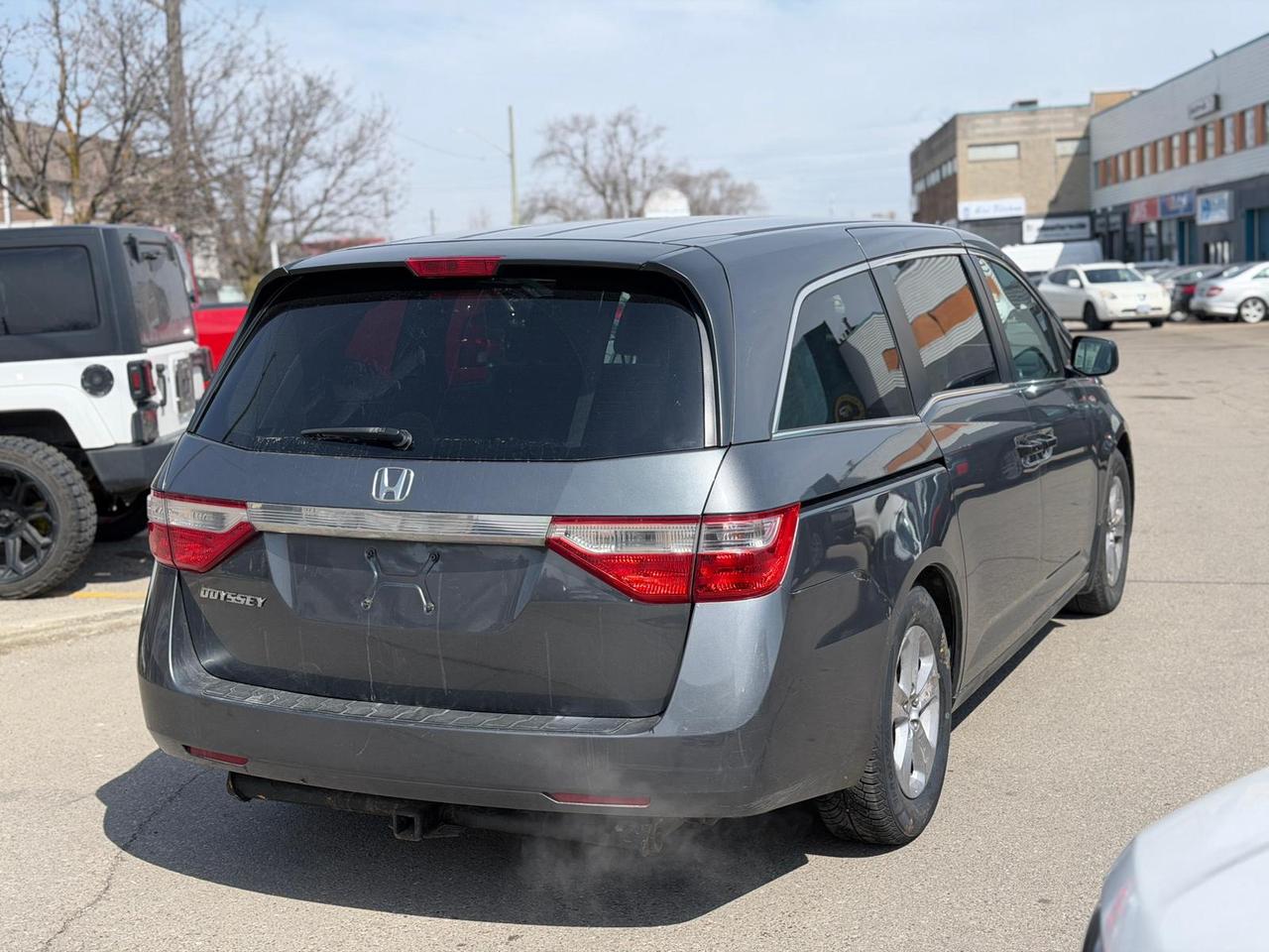2011 Honda Odyssey LX Photo
