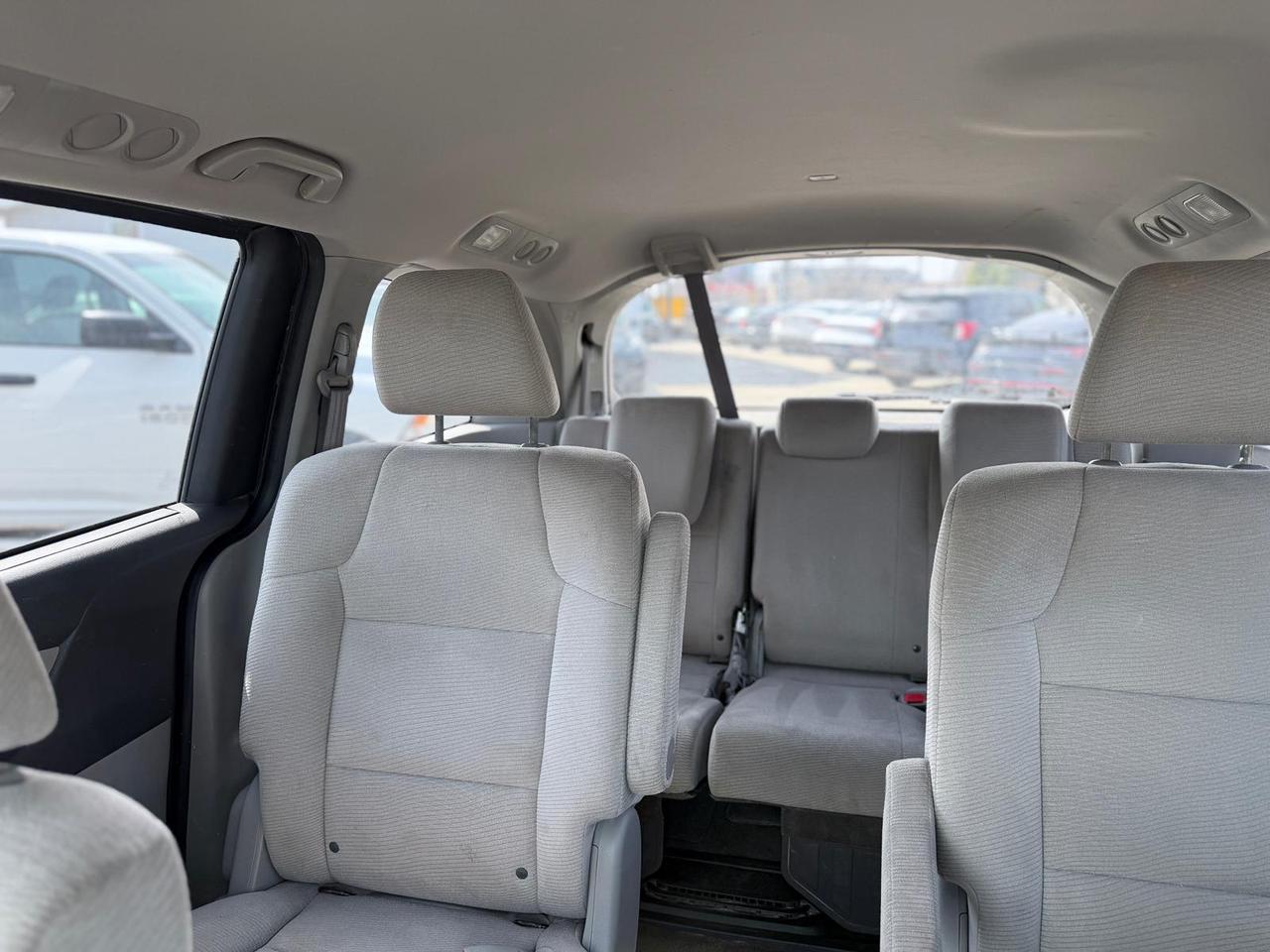 2011 Honda Odyssey LX Photo