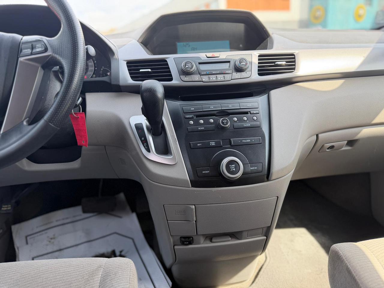 2011 Honda Odyssey LX Photo