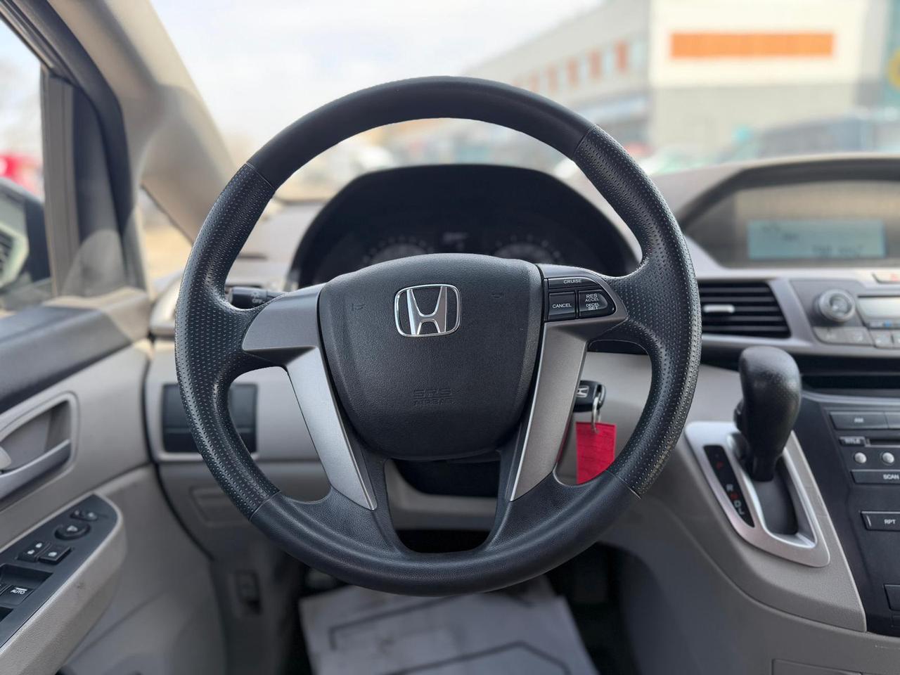 2011 Honda Odyssey LX Photo