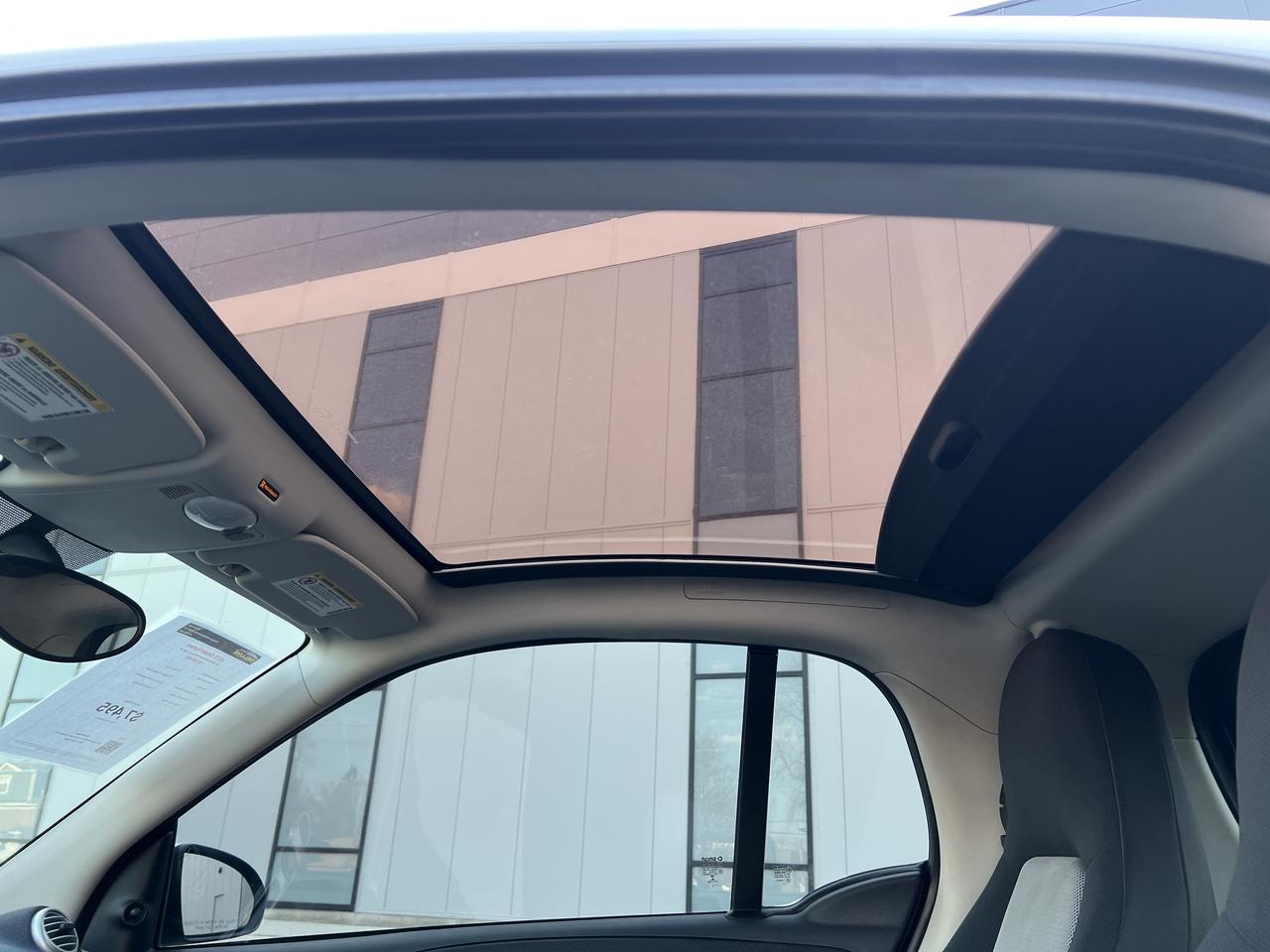 2015 Smart fortwo Pure Photo