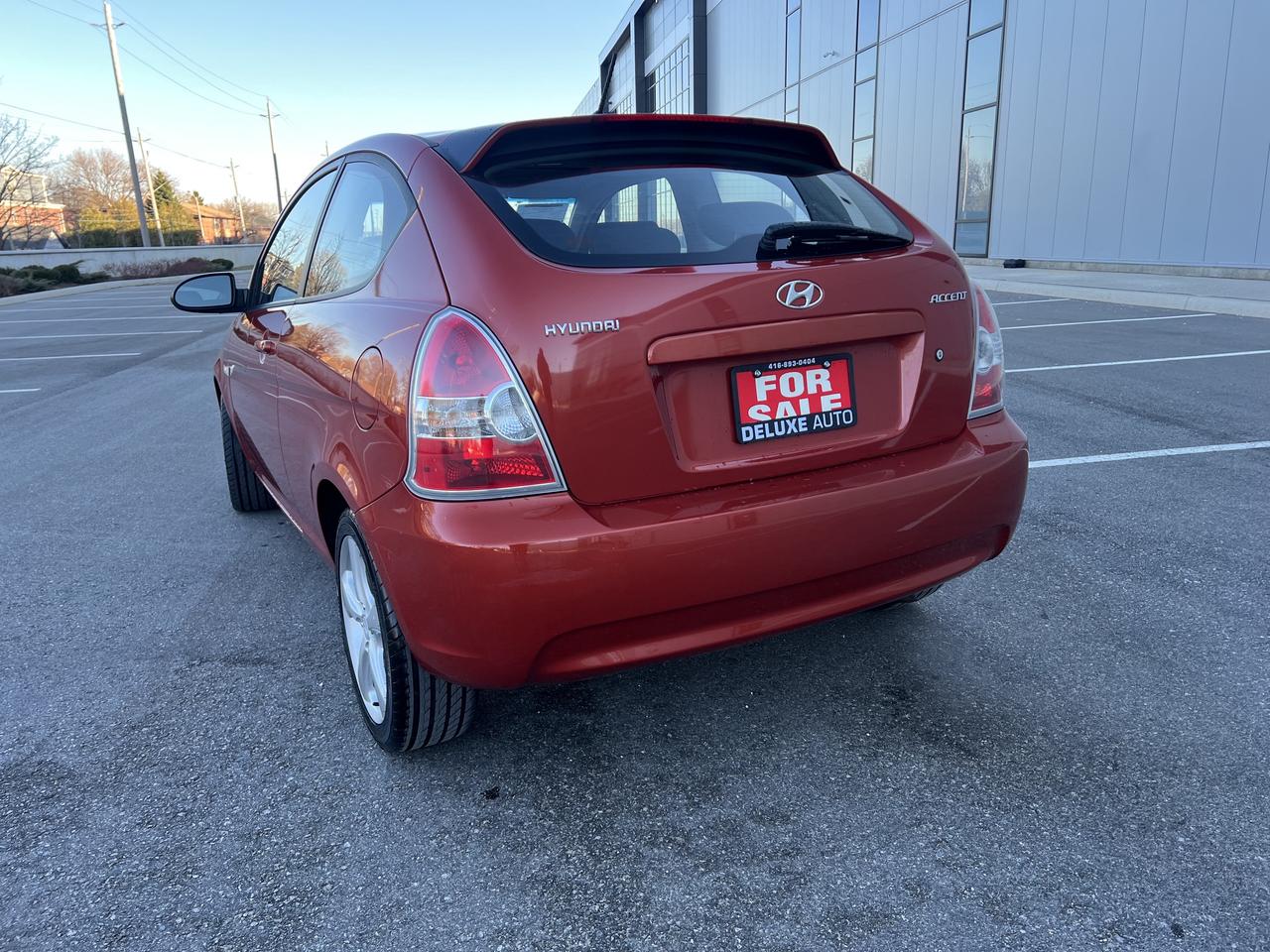 2007 Hyundai Accent SE Photo