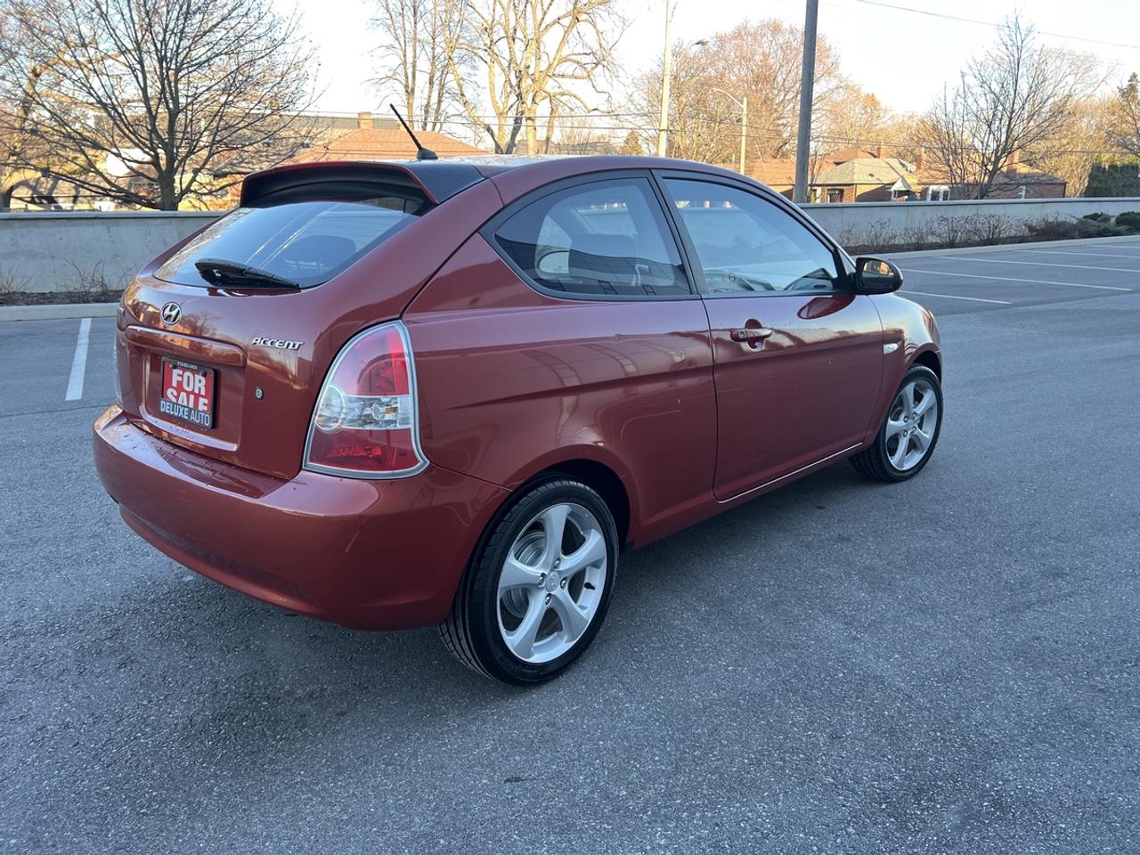 2007 Hyundai Accent SE Photo