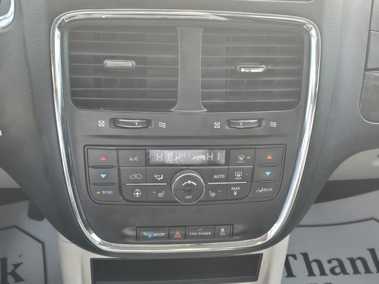 2016 Dodge Grand Caravan Crew Photo