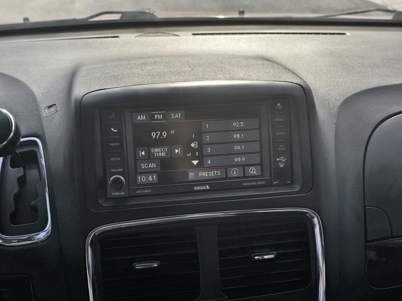 2016 Dodge Grand Caravan Crew Photo