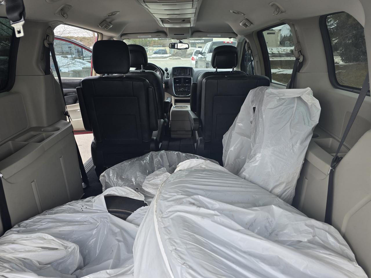 2016 Dodge Grand Caravan Crew Photo