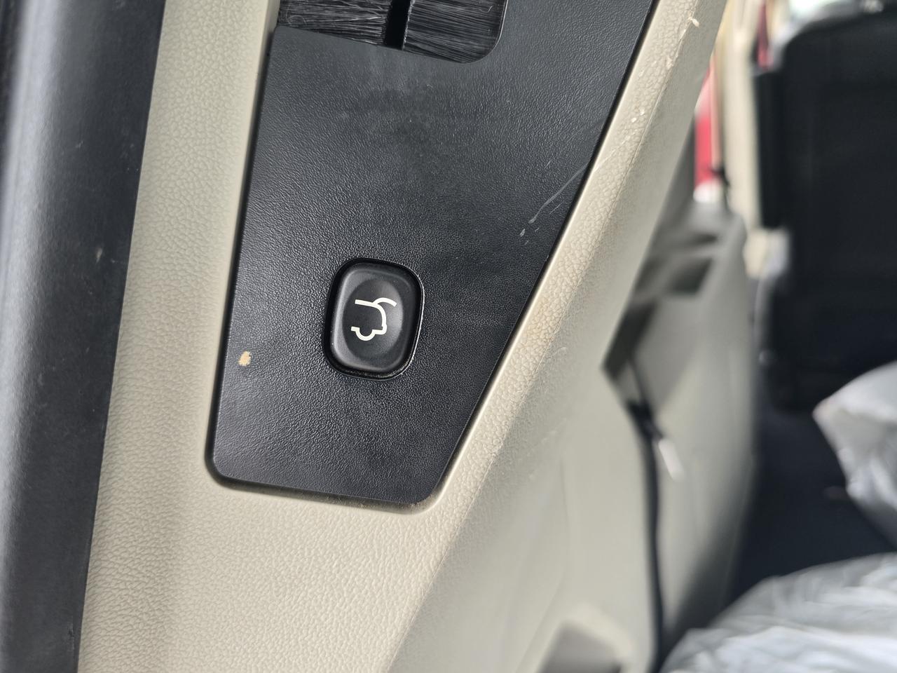 2016 Dodge Grand Caravan Crew Photo