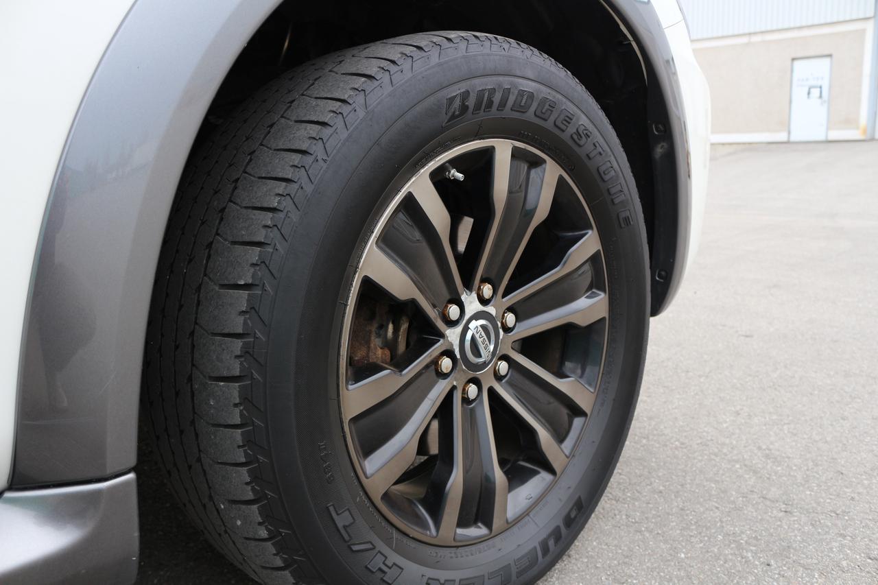 2017 Nissan Armada Platinum Photo