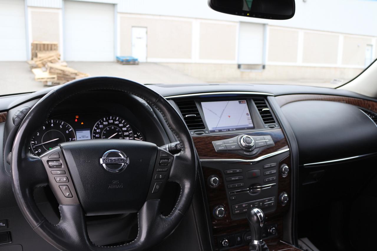 2017 Nissan Armada Platinum Photo