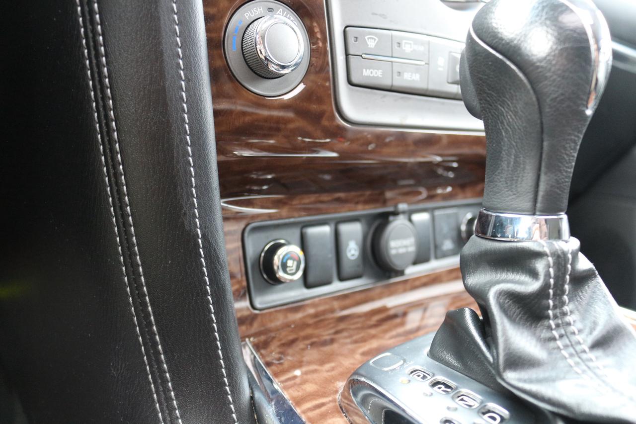 2017 Nissan Armada Platinum Photo