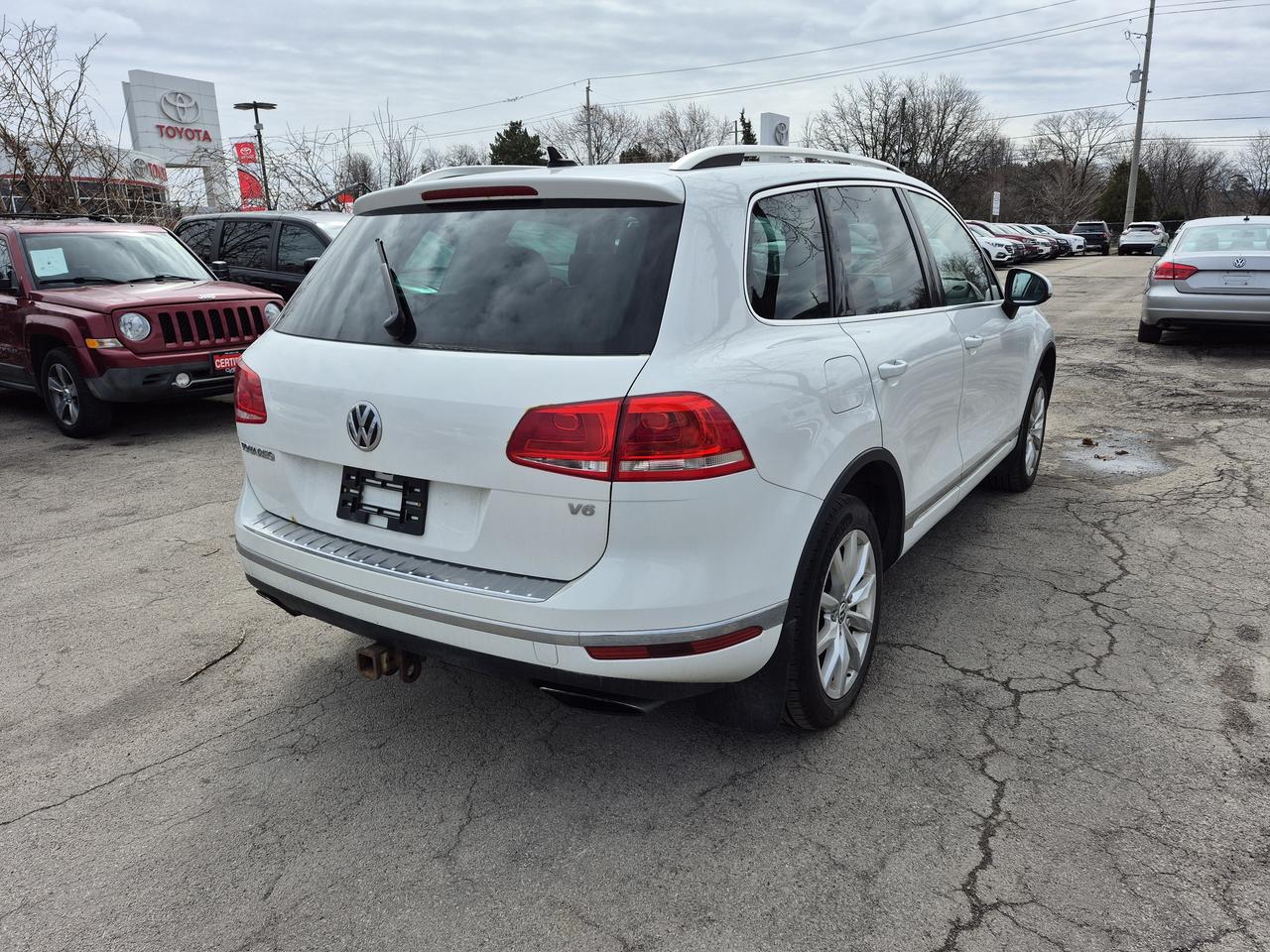 2016 Volkswagen Touareg Lux Photo